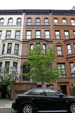 45 W 74th St in New York, NY - Building Photo - Building Photo