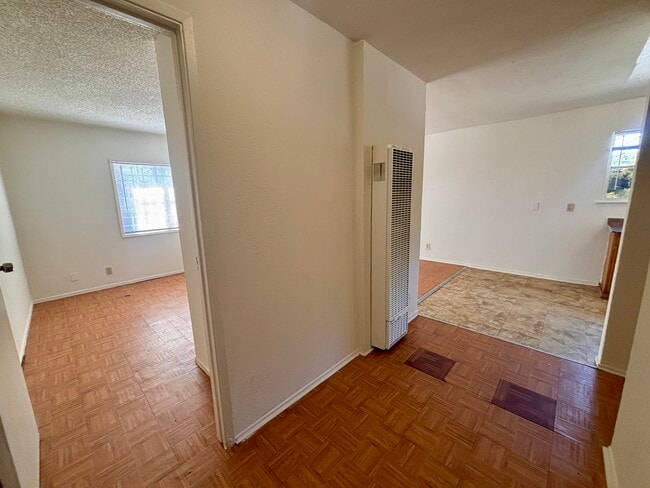 8522 MacArthur Blvd, Unit A in Oakland, CA - Foto de edificio - Building Photo