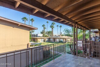 2409 W Hazelwood St, Unit 275 in Phoenix, AZ - Foto de edificio - Building Photo