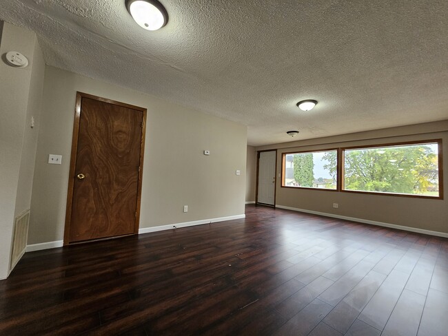 107 W Park St, Unit #1