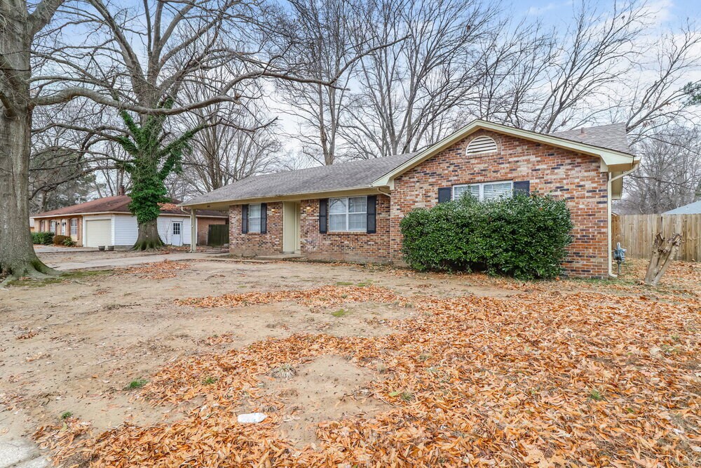 6300 Branderham Dr in Memphis, TN - Building Photo