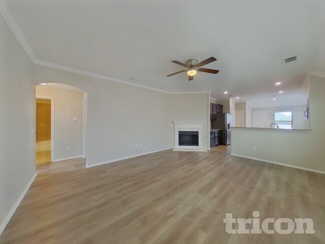 5816 Burgundy Rose Dr in Fort Worth, TX - Building Photo - Building Photo