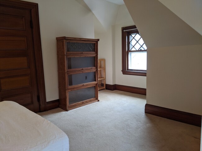 588 Huron Ave, Unit 3 in Cambridge, MA - Building Photo - Building Photo