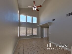 4548 Little Wren Ln in Las Vegas, NV - Foto de edificio - Building Photo