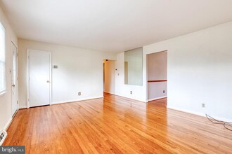 6 Orchard Pl in Sykesville, MD - Building Photo - Building Photo