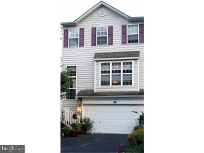 property at 201 Yorktown Ct