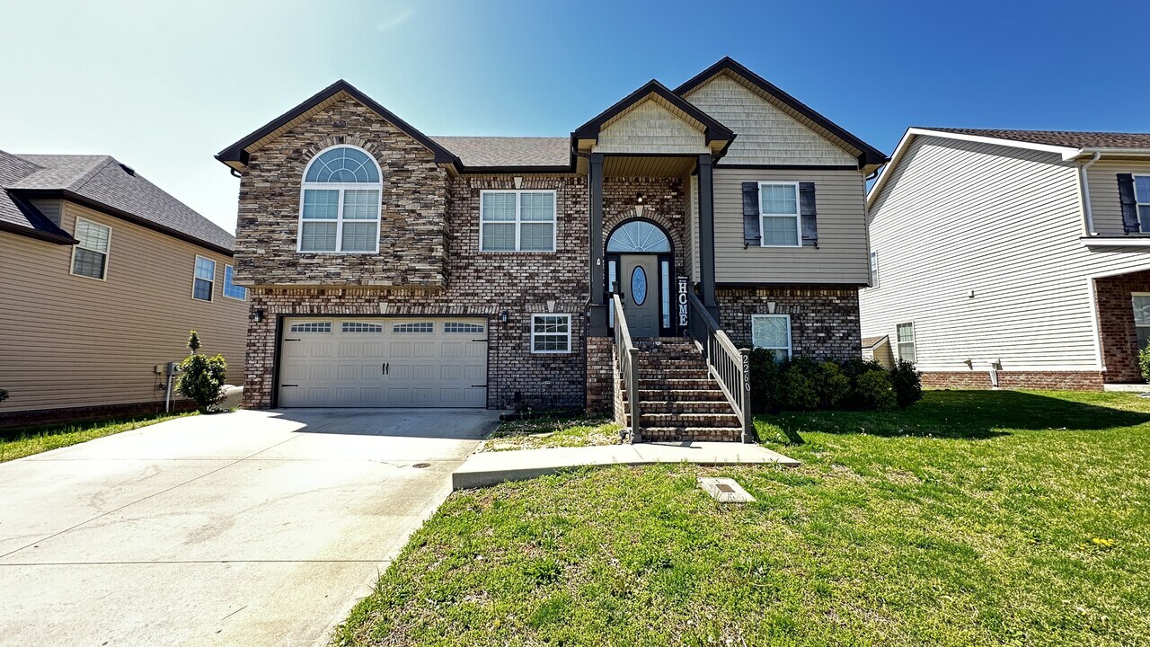 2260 Allen-Griffey Rd in Clarksville, TN - Building Photo