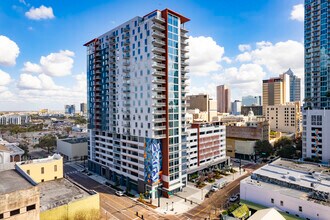 Nine15 in Tampa, FL - Foto de edificio - Building Photo