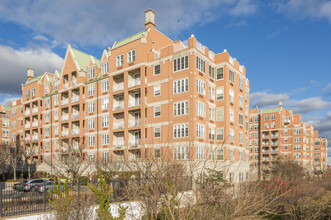 120 Oceana Dr W in Brooklyn, NY - Foto de edificio - Building Photo