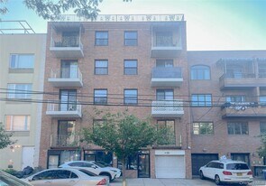 71-24 163rd St in Queens, NY - Building Photo
