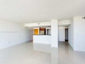 244 Biscayne Blvd, Unit # 2002 in Miami, FL - Building Photo - Building Photo