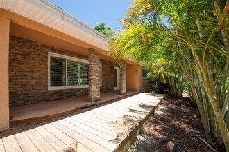 1984 Sandra Dr in Clearwater, FL - Building Photo - Building Photo