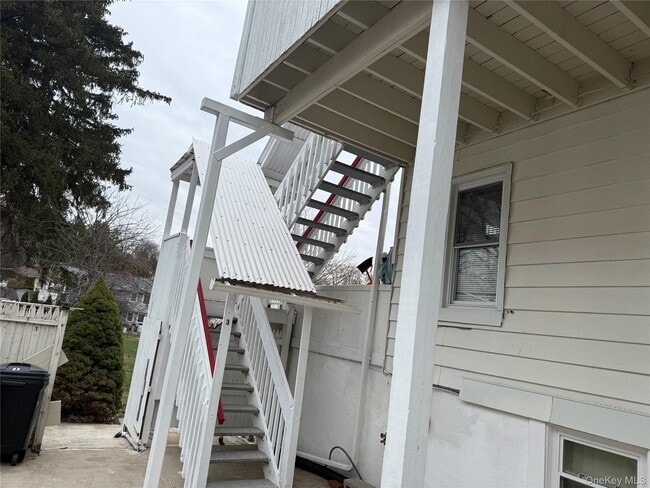 102 S John St in Pearl River, NY - Building Photo - Building Photo