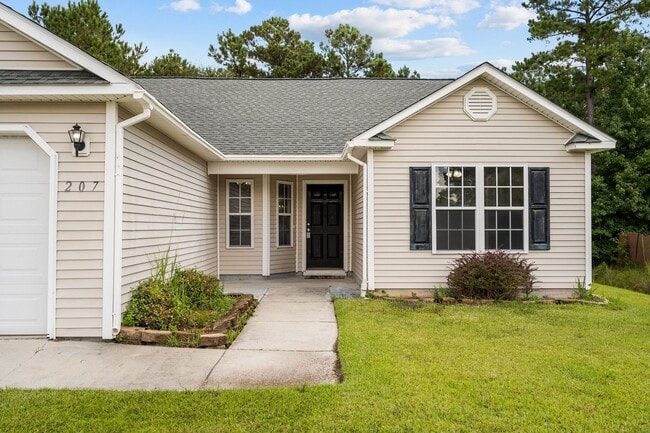 207 Jasmine Ln in Jacksonville, NC - Building Photo - Building Photo