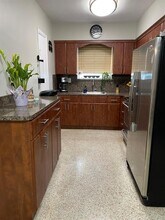 266 E 12th St in Hialeah, FL - Building Photo - Building Photo