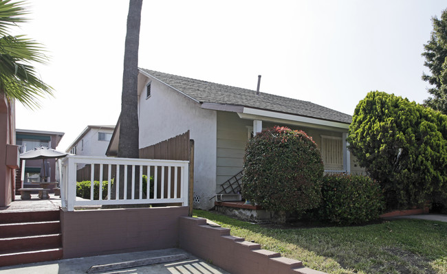 4341-4347 1/2 Hamilton St in San Diego, CA - Building Photo - Building Photo