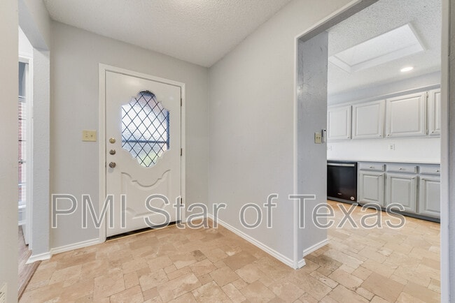 2801 Hickory Bend Dr in Garland, TX - Building Photo - Building Photo