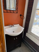 1220 Woodmont Ave in New Kensington, PA - Foto de edificio - Building Photo