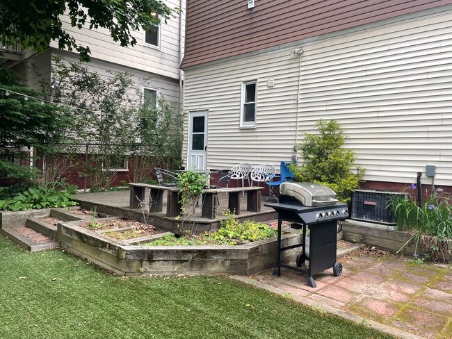6 Chandler St, Unit 2 in Somerville, MA - Foto de edificio - Building Photo