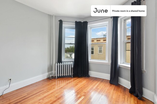 Private bedroom in 4 bed/1 bath Home in Boston, MA - Building Photo - Building Photo