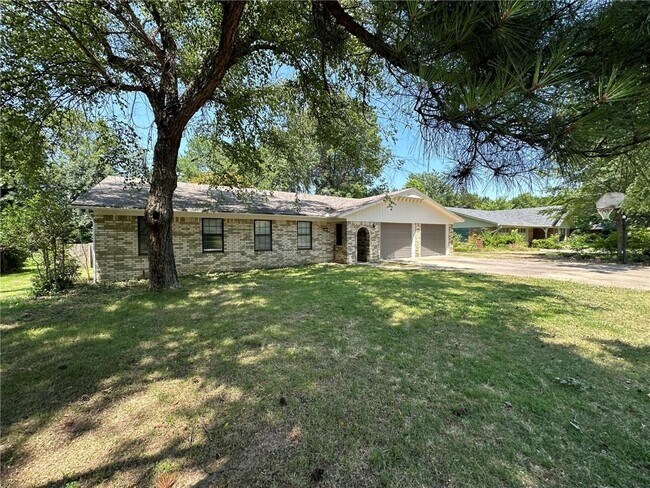 2147 Loren Cir in Fayetteville, AR - Building Photo - Building Photo