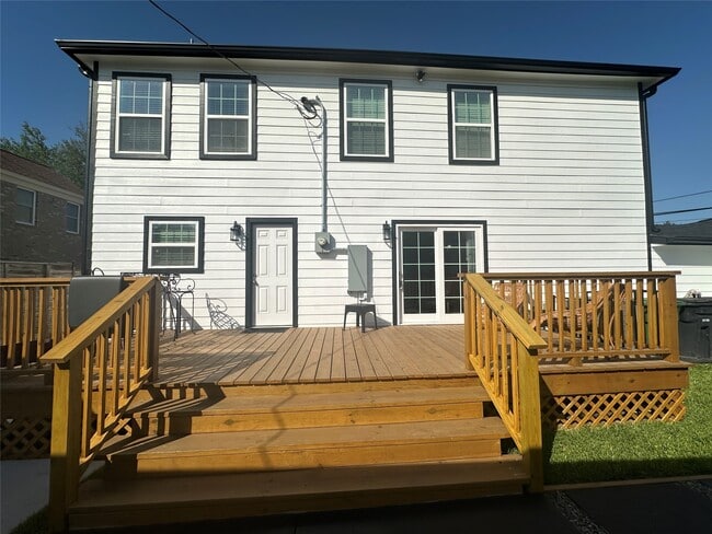 property at 3224 Southmore Blvd