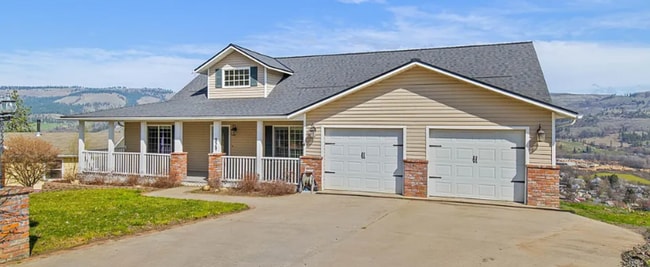 property at 829 Crest Dr