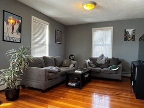 39 Harbor St, Unit 8 in Salem, MA - Building Photo - Building Photo