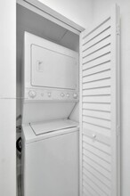 4964 NW 48th Way in Tamarac, FL - Building Photo - Building Photo