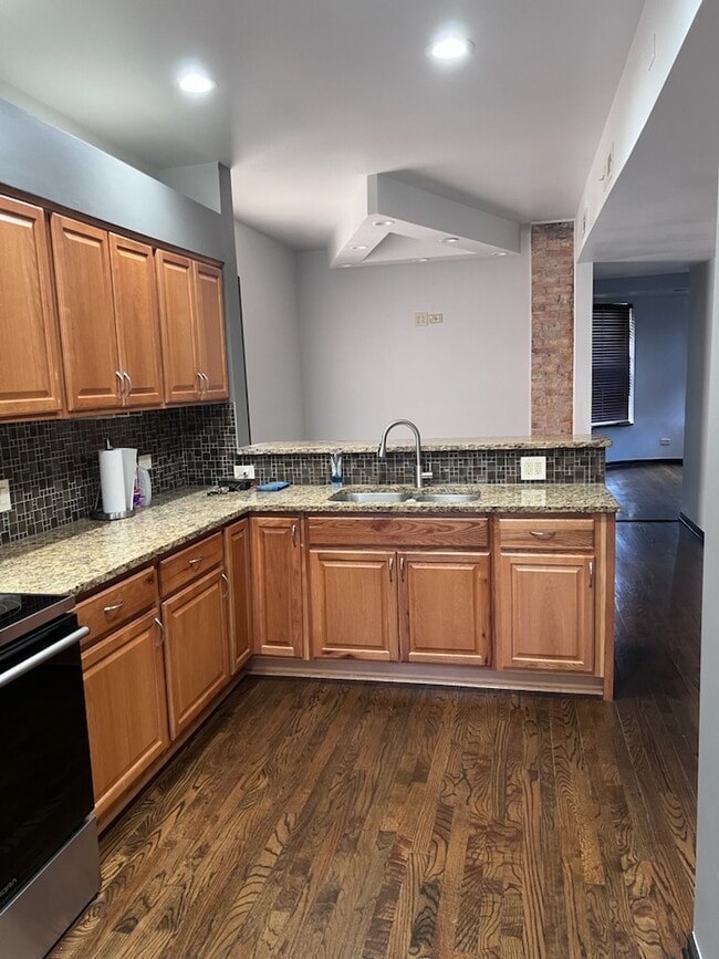 property at 6824 S Dorchester Ave
