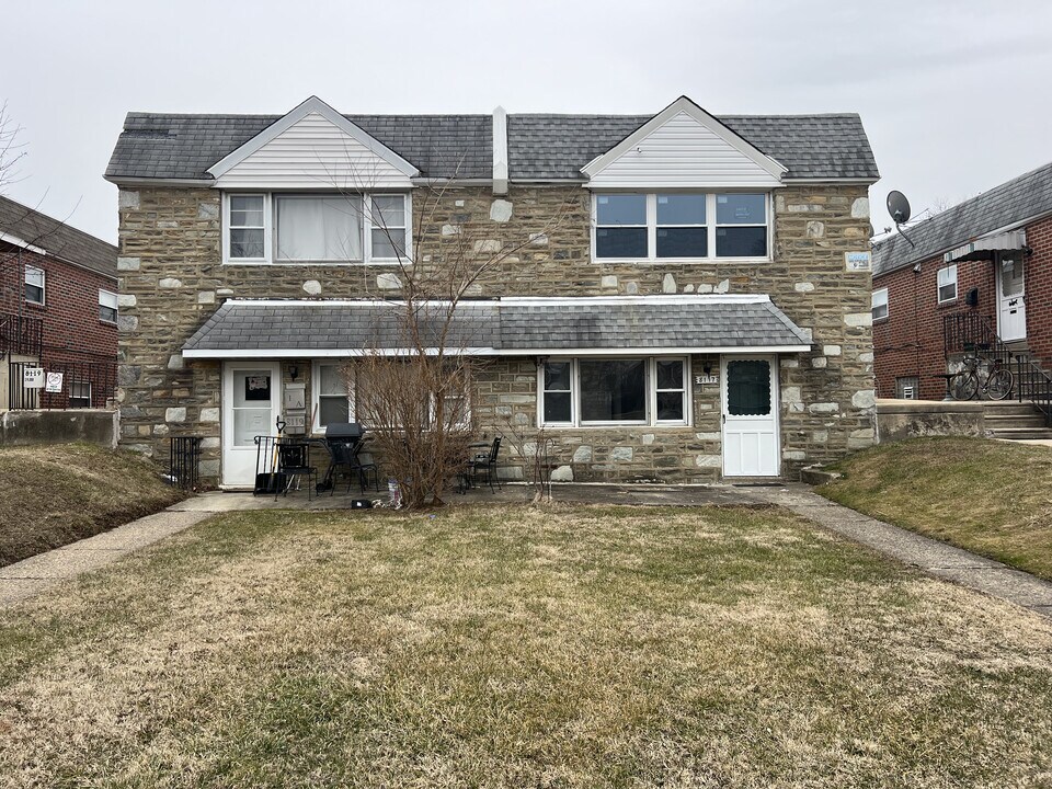 8117 Langdon St in Philadelphia, PA - Building Photo