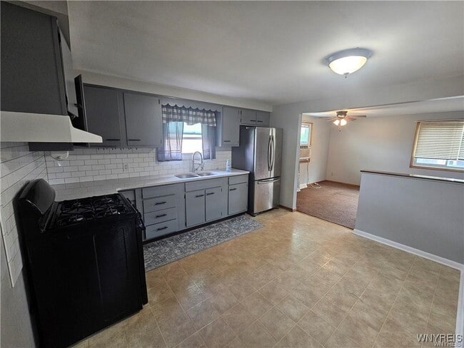 70 Theresa Dr in Cheektowaga, NY - Building Photo - Building Photo