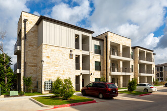 Lenox SoCo in Austin, TX - Foto de edificio - Building Photo