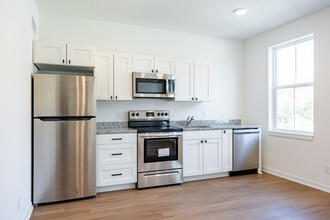 2nd Avenue Rowhomes in Fort Dodge, IA - Building Photo - Interior Photo