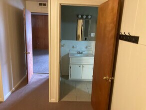 407 W Stephen Foster Ave, Unit Apt 1 in Bardstown, KY - Foto de edificio - Building Photo