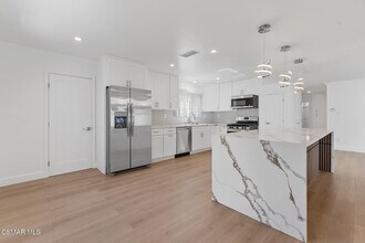 9800 Geyser Ave in Los Angeles, CA - Building Photo - Building Photo