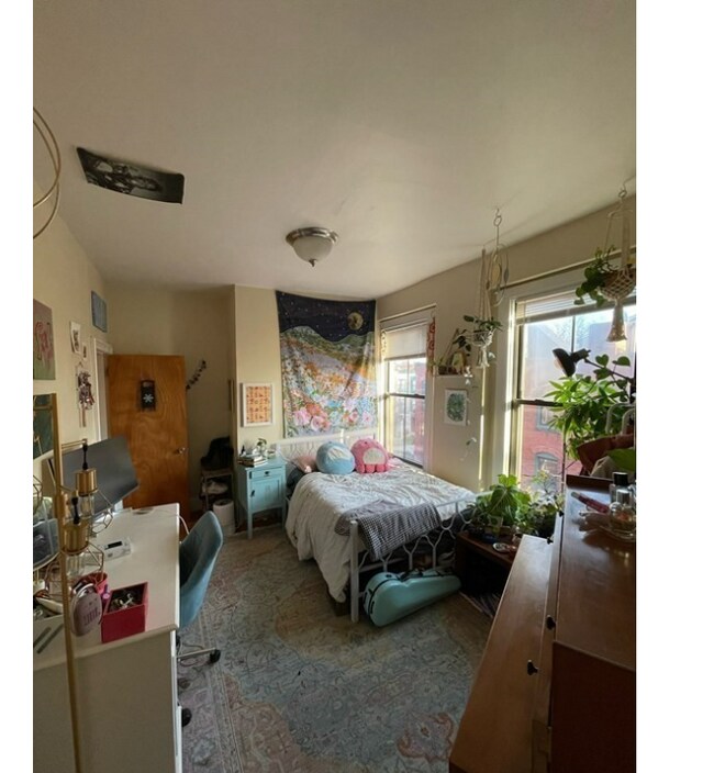86 Hammond St, Unit 8 in Boston, MA - Foto de edificio - Building Photo