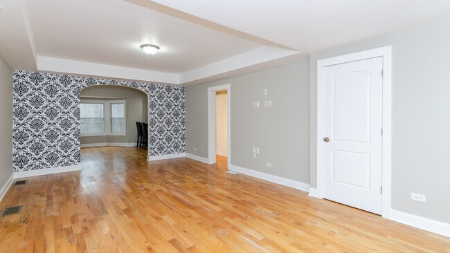 2575 Waukegan Ave in Highland Park, IL - Building Photo - Building Photo