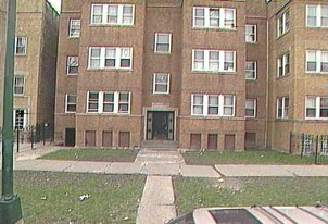 3817 W Wrightwood Ave Apartments