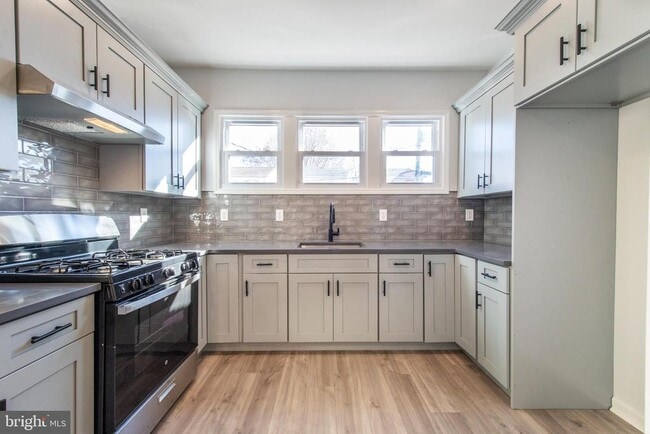 105 Coolidge St in Irvington, NJ - Building Photo - Building Photo