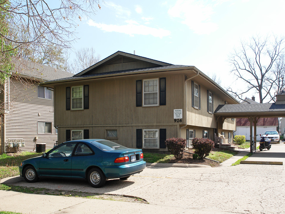 926-930 S Tennessee St in Lawrence, KS - Building Photo