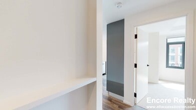 345 Harrison Ave in Boston, MA - Foto de edificio - Building Photo