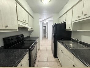 Palm Terrace in Fort Lauderdale, FL - Building Photo - Building Photo