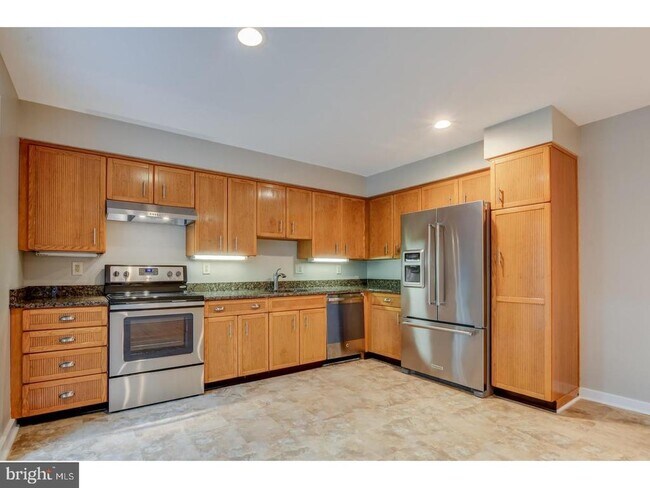 28 Mountain Ave in Princeton, NJ - Building Photo - Building Photo