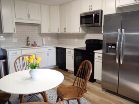 906 E Magnolia Ave in Auburn, AL - Building Photo