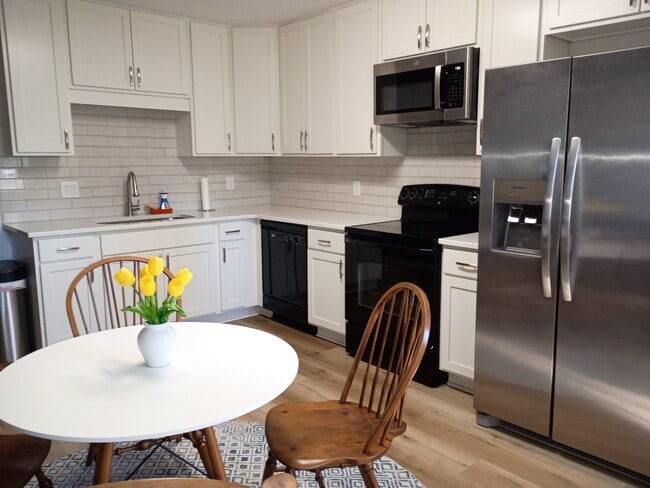 property at 906 E Magnolia Ave