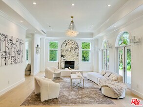 1447 San Ysidro Dr in Beverly Hills, CA - Building Photo - Building Photo