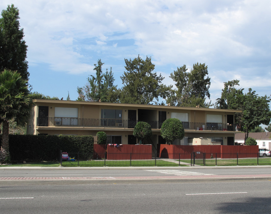 420 E Del Amo Blvd in Long Beach, CA - Foto de edificio