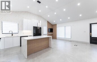 174 Roxborough Ave in Hamilton, ON - Building Photo - Building Photo