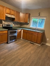 893 Rebecca St in McKeesport, PA - Building Photo - Building Photo